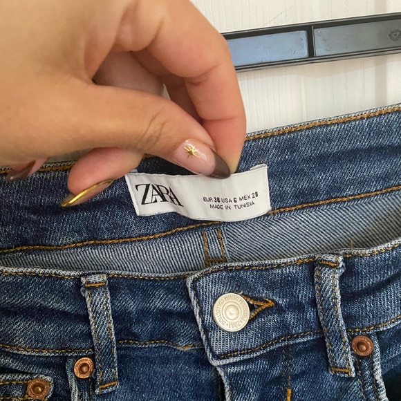 Zara Dark Wash Skinny Jeans (6) - Picture 4 of 4